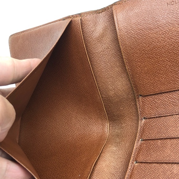 Authentic Cheque Holder - Picture 9 of 12